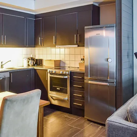 アパート 2 Bedroom Lovely In